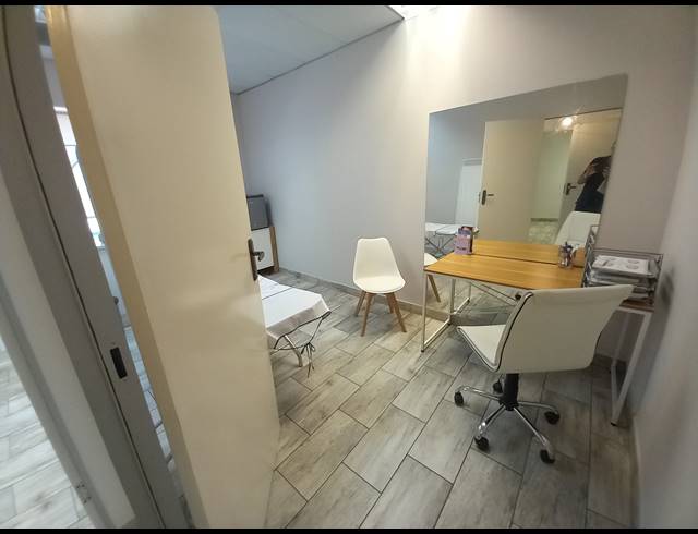 330M² OFFICE TO LET IN BRYANSTON